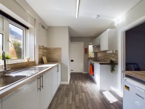 Photo 16- click for photo gallery